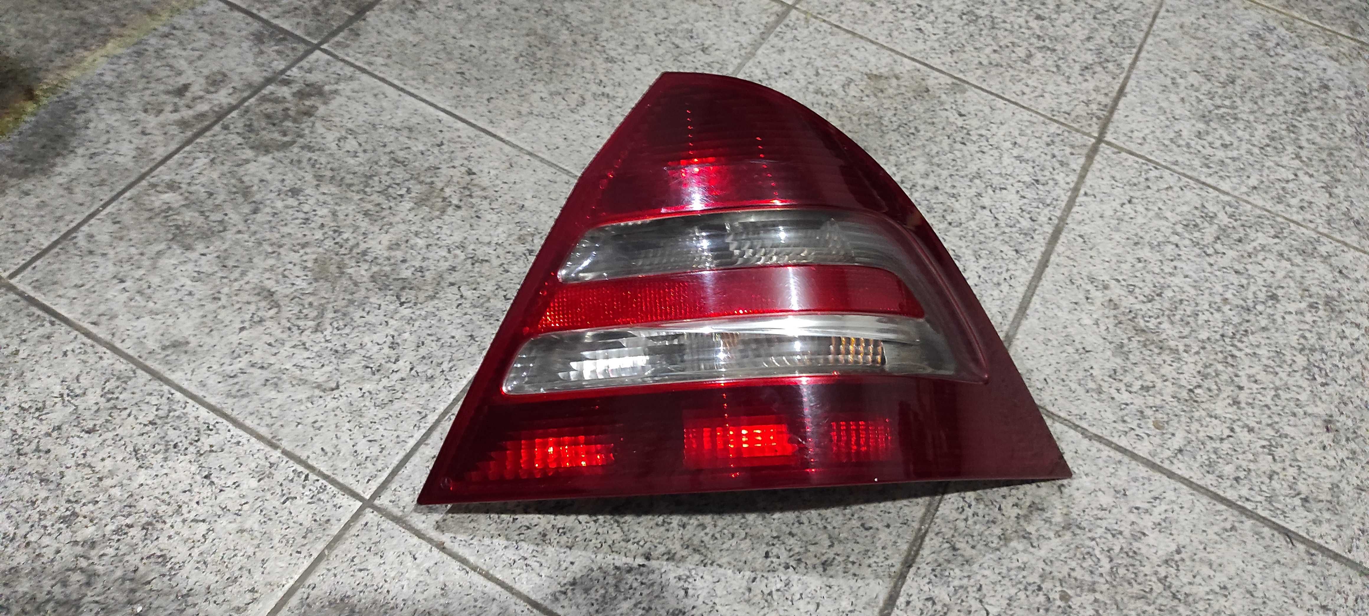 Farolim Traseiro para Mercedes Classe C Sedan W203