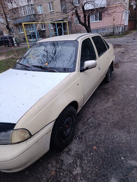 Продам Део Нексию 1995 року випуску не гнилу