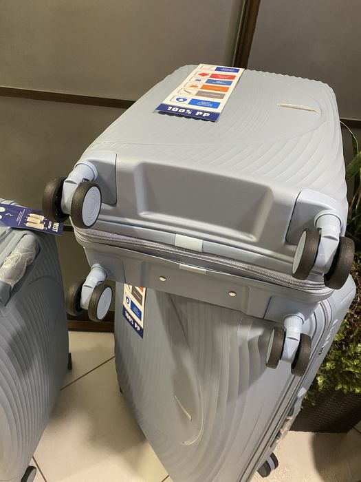 Чемодан .Вазеза з поліпропілену  .Великий асортимент .