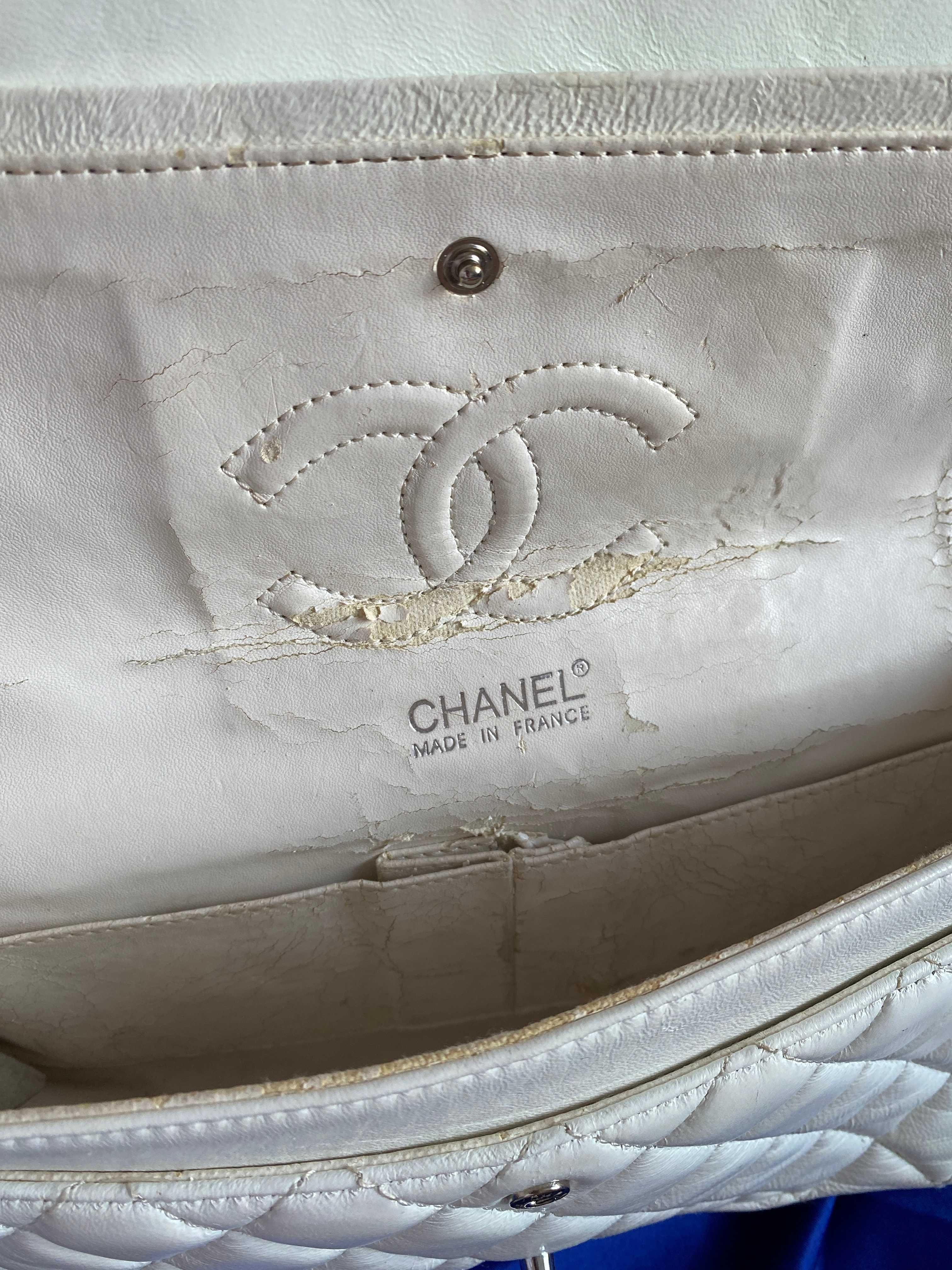 Chanel Vintage Black кожаная сумка белая женская оригинал с нюансом