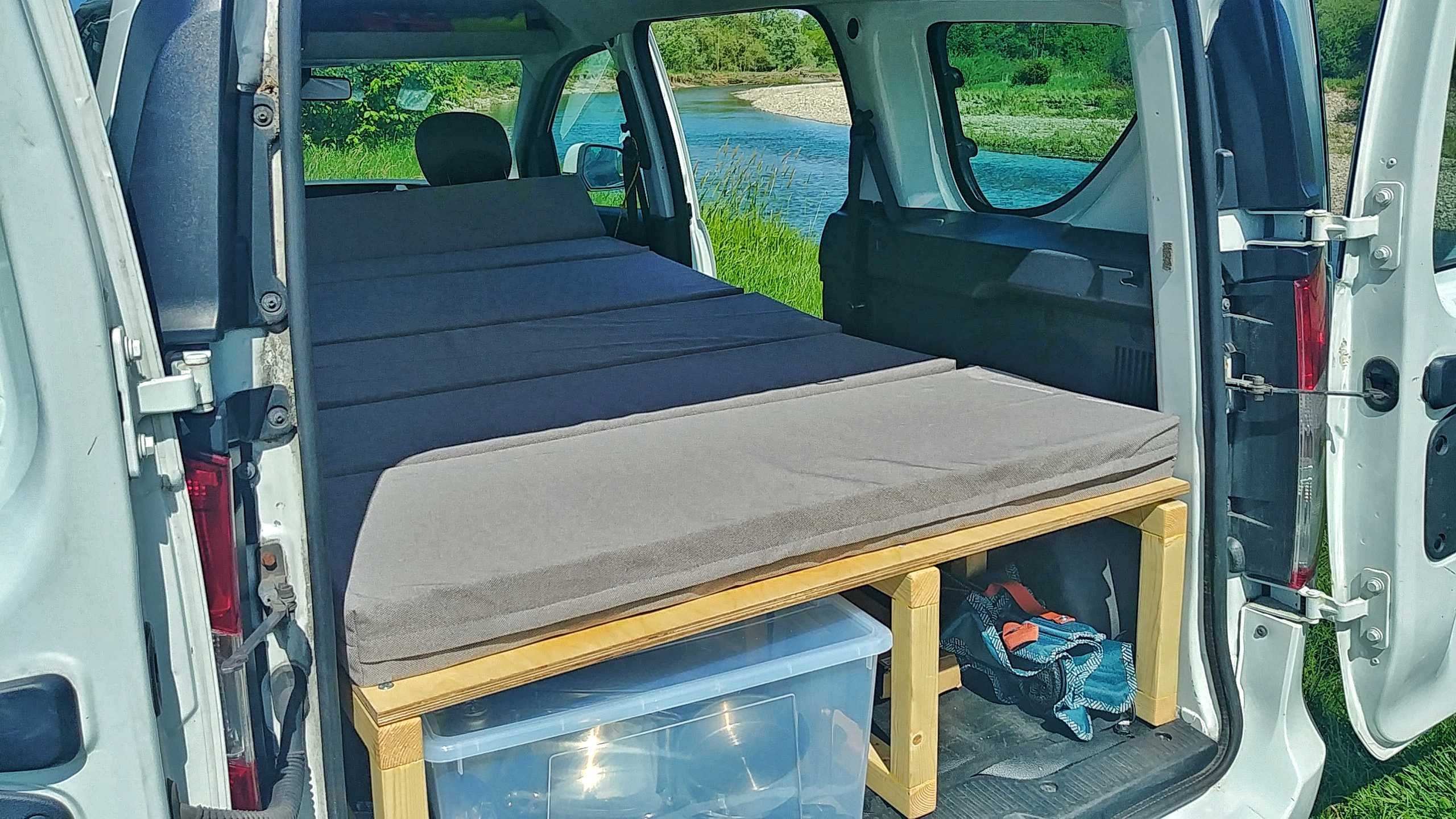 Box Kempingowy – Zmień swój samochód w mini kampera!