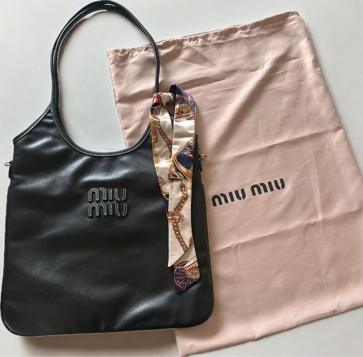 Miu Miu black leather tote bag z apaszką