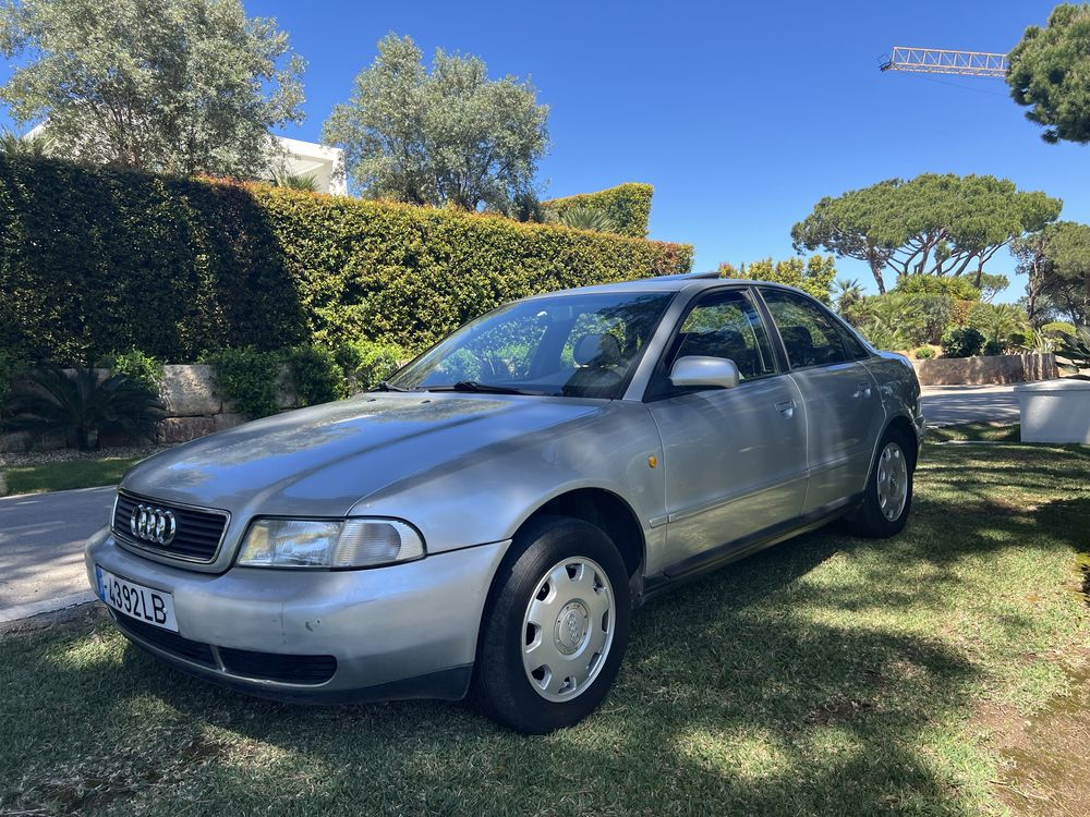 Vende-se Audi A4 1.6