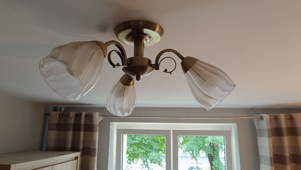 Żyrandol z 3 kloszami