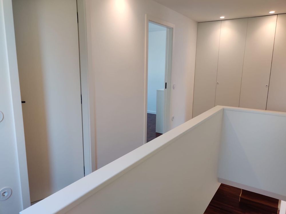 Moradia em banda T3 com Jardim e garagem Lar do Trabalhador