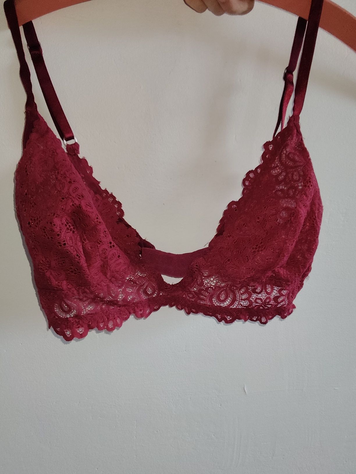 Bordowy biustonosz miękki koronkowy r 85C plus size elegancki