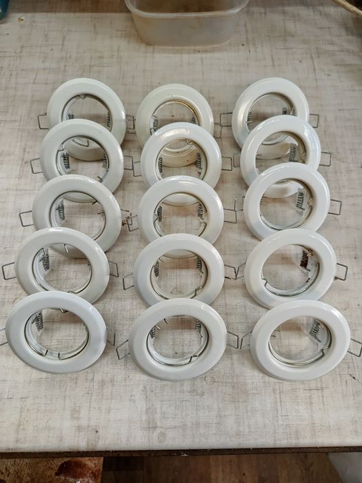 Продам точковий світильник