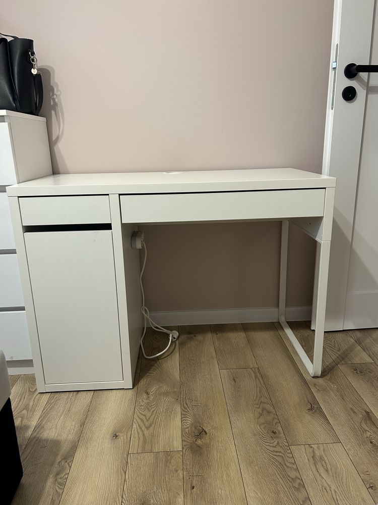 Białe biurko, IKEA MICKE