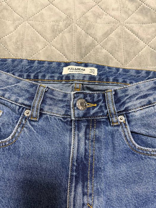 Прямі джинси синього кольору pull and bear пул анд бир джинсы