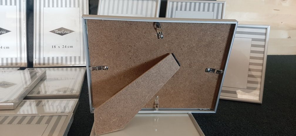 Ramki aluminiowe 18x24 za 20zl , 13x18 za 15zl