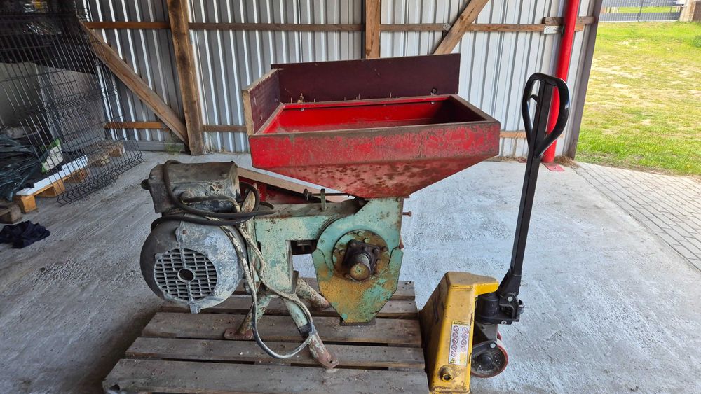 Śrutownik bijakowy do zboża 17.5 KW