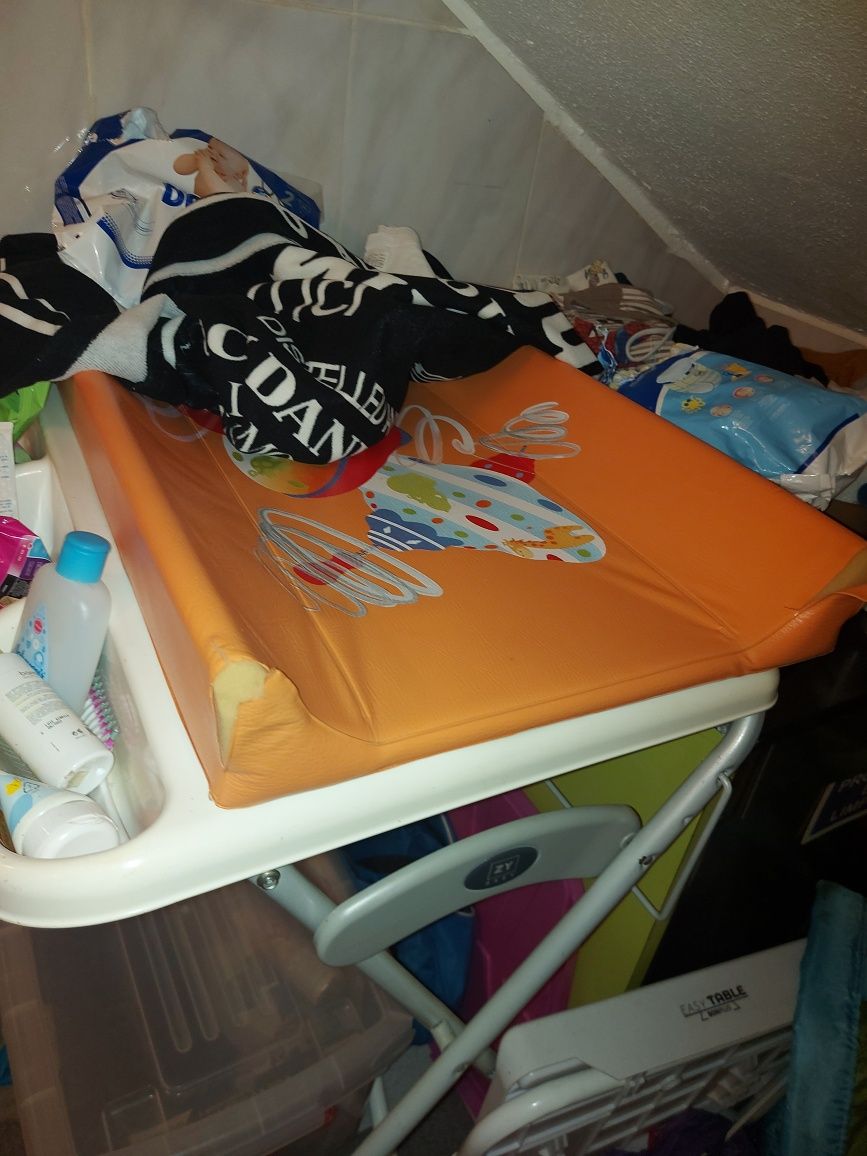Cama de viagem/ muda fraldas/baloiço
