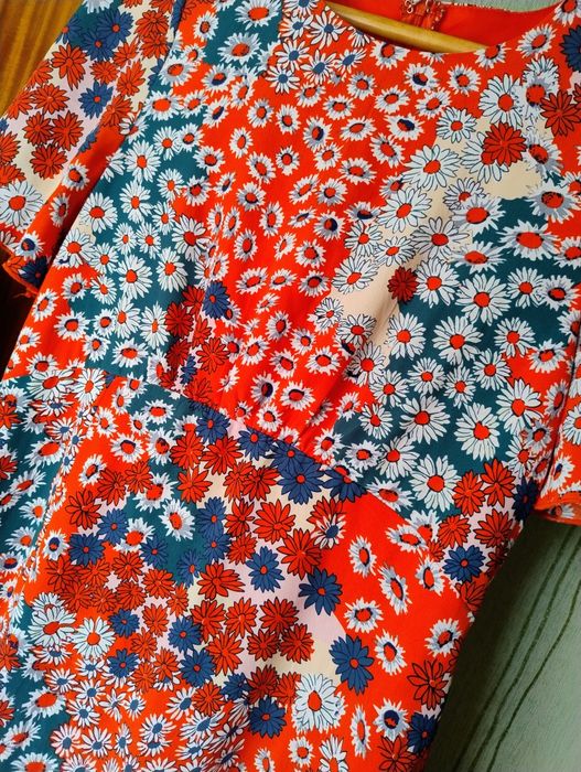 Сукня , плаття  .