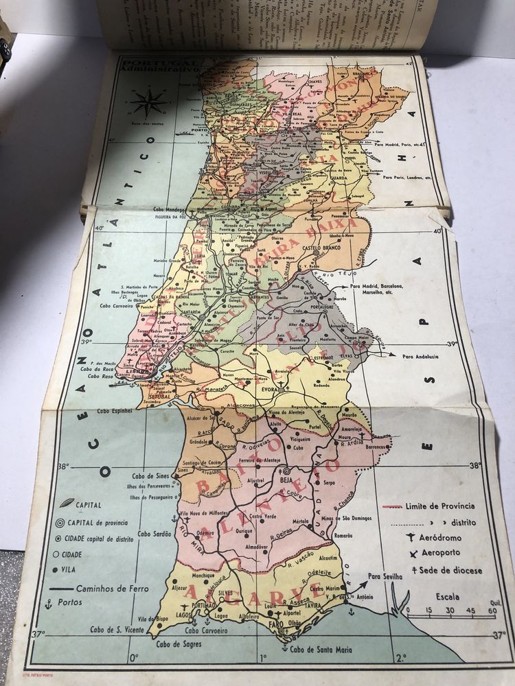 Livro antigo geografia de Portugal