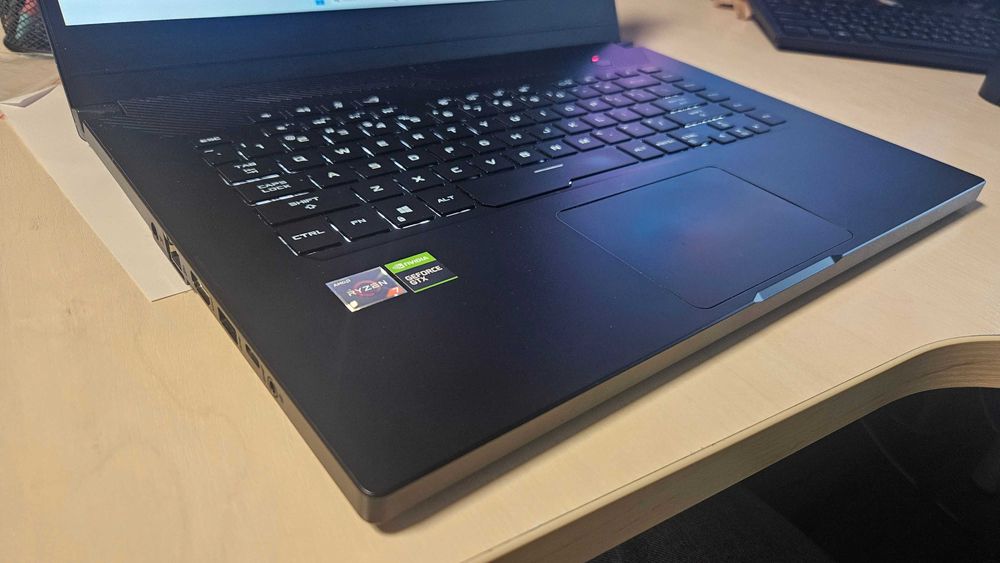 Asus ROG Zephyrus GA502DU /Ryzen 7 3750H/16 GB ram/512 SSD /GTX 1660Ti