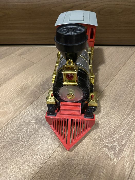 Паровоз дитячий червоний