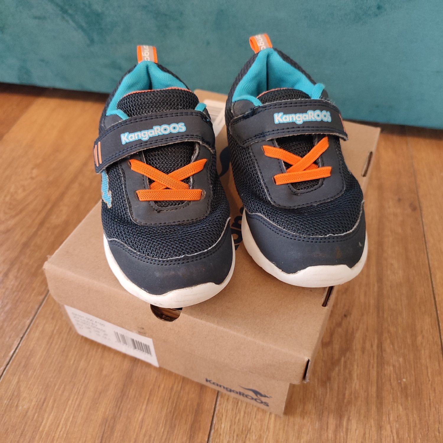 Adidasy, buty sportowe dla chłopca 27