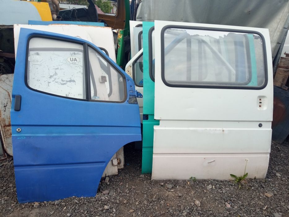 Двері на Ford transit 2.5.