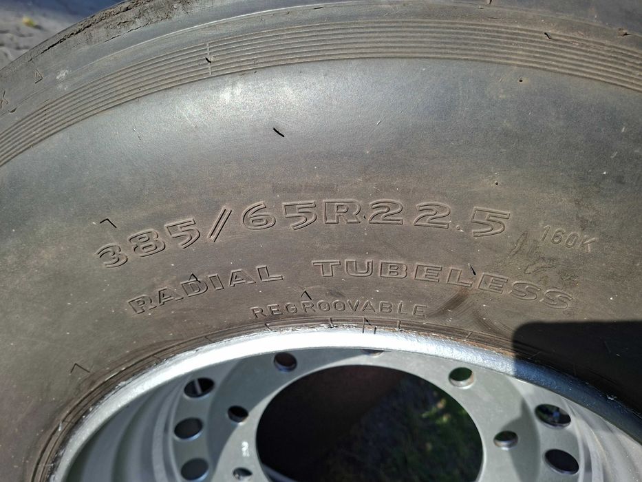 sprzedam kompletne koło do samochodu ciężarowego rozmiar 385/65R22.5