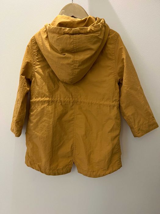 parka amarela 2-3 anos