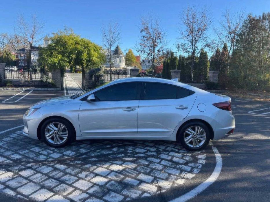 Hyundai Elantra      2019