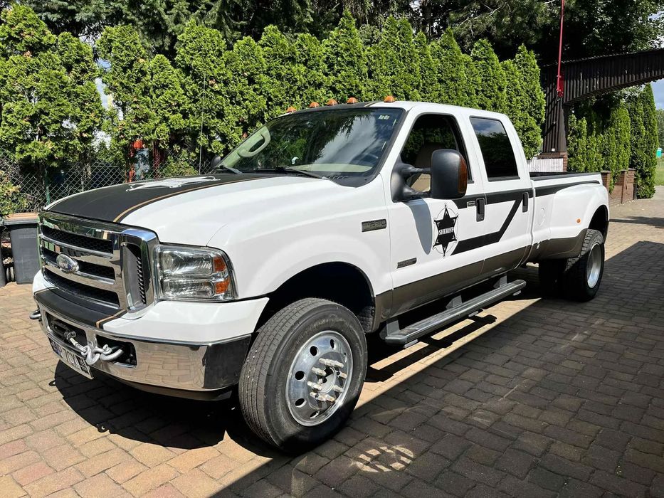Ford F350 SuperDuty Lariat DRW Crew Cab