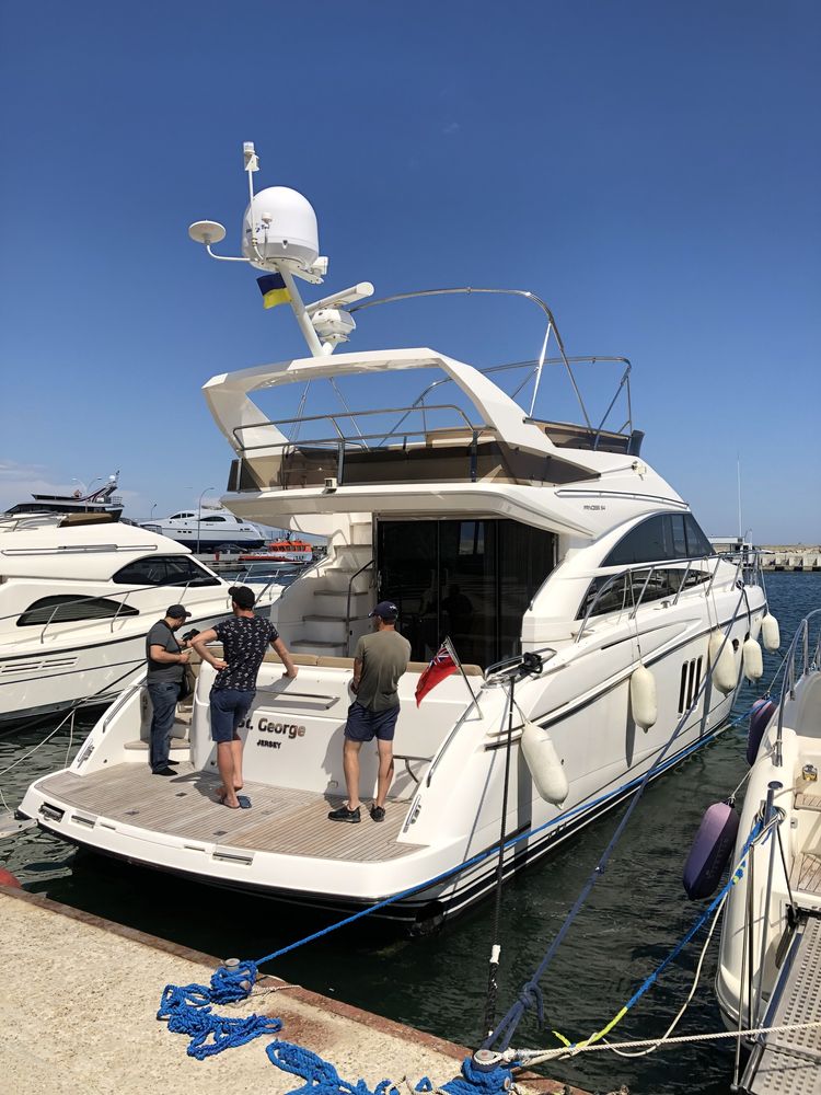 Яхта Princess 50