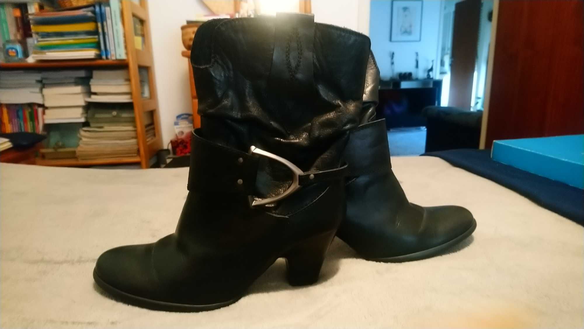 Botas de senhora em pele, nº 36