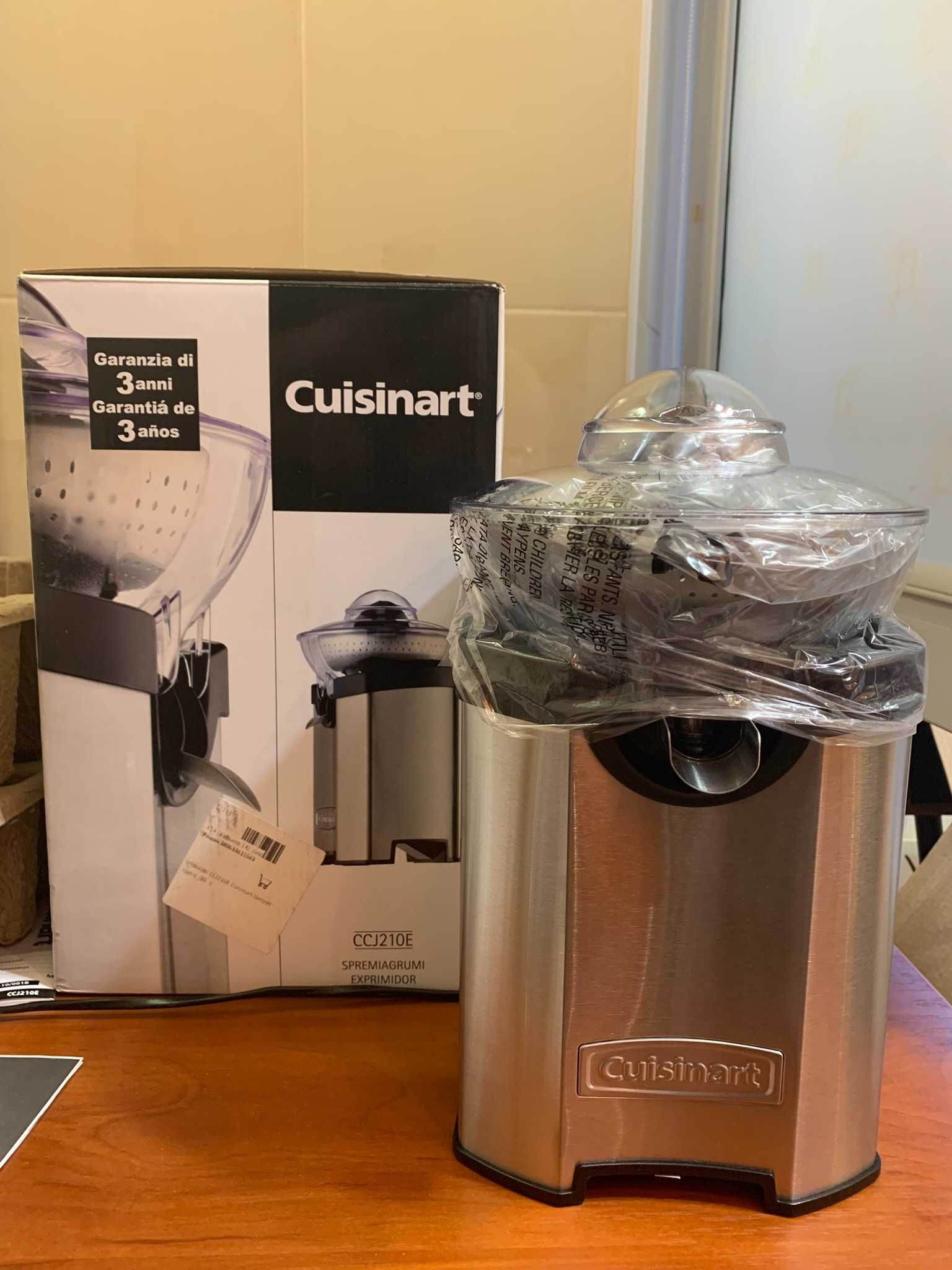 Соковыжималка для цитрусовых (цитрус-пресс) Cuisinart CCJ210E