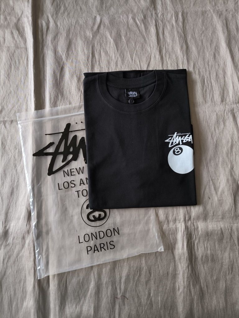 T-shirt Stussy 8 ball preta tamanho S