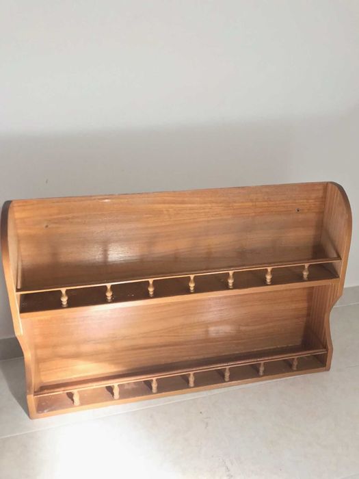 Prateleiras Vintage em madeira.