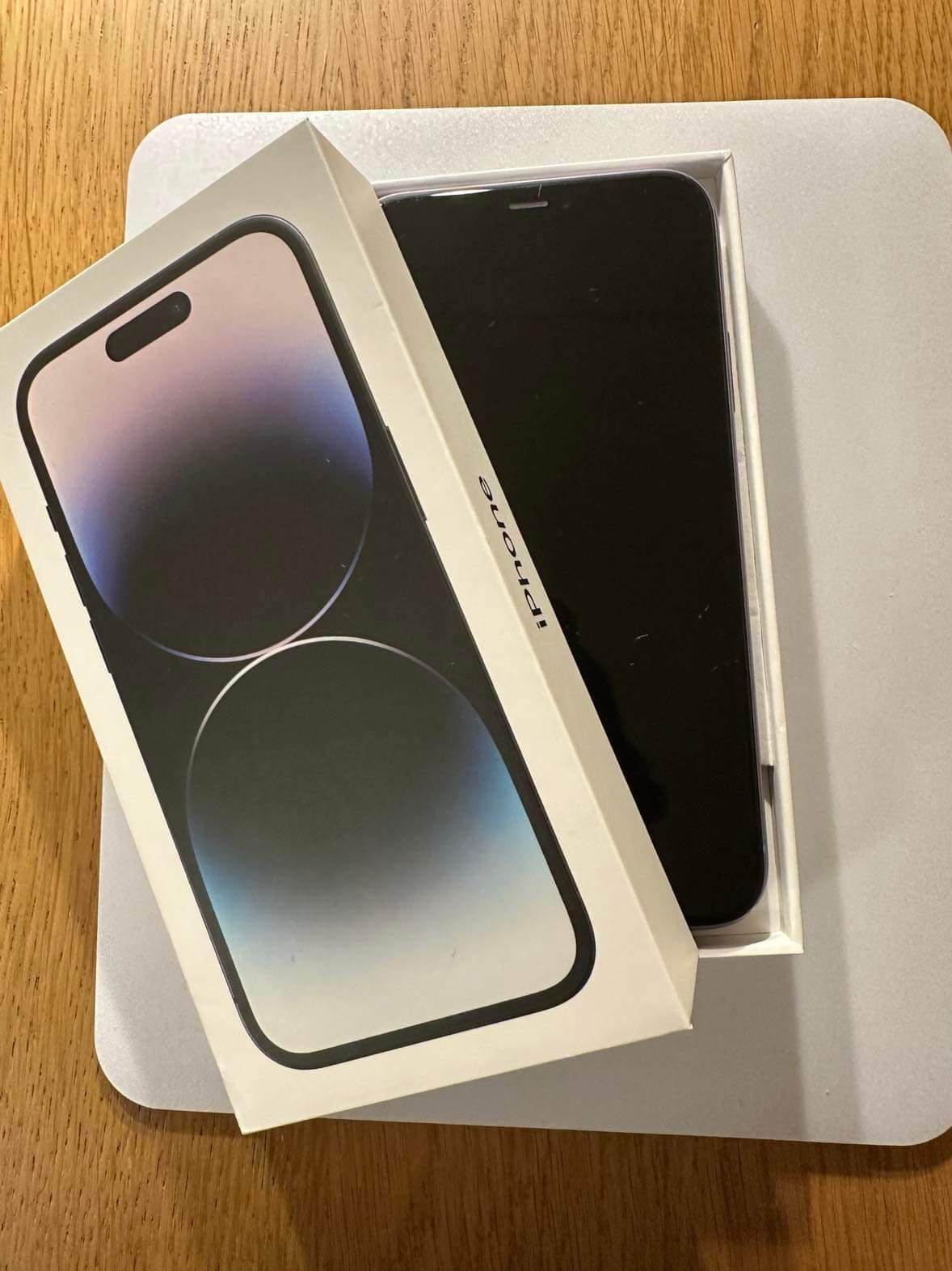 iPhone 11 lilás em ótimo estado