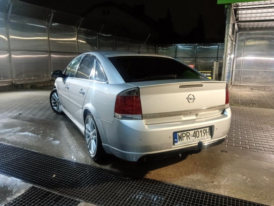 Opel Vectra 1,8 GAZ 06r wzorowy stan zero rdzy ładna do jazdy