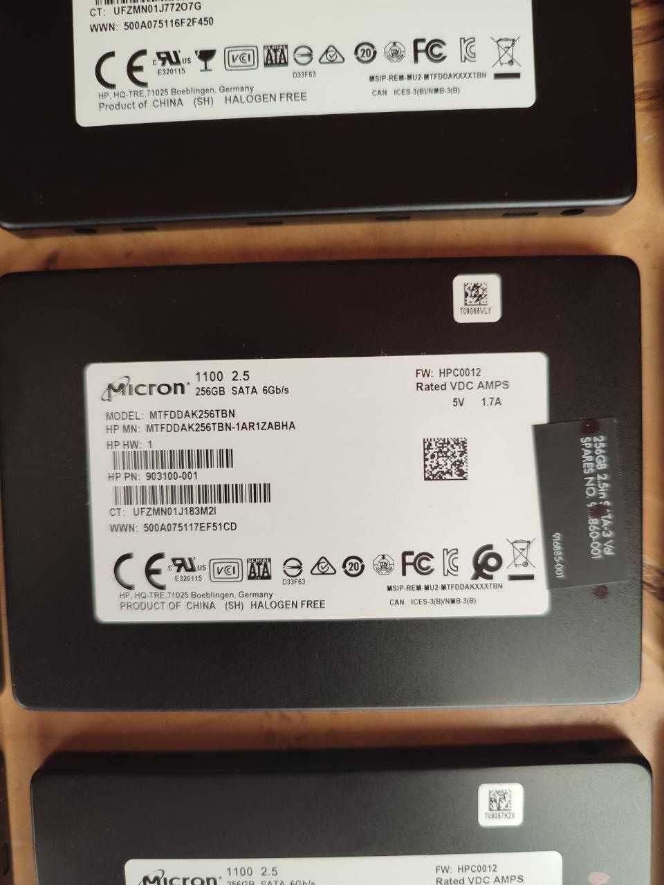 SSD накопичувачи різних брендів Samsung, Micron 120 ГБ, 256 ГБ, 500 ГБ