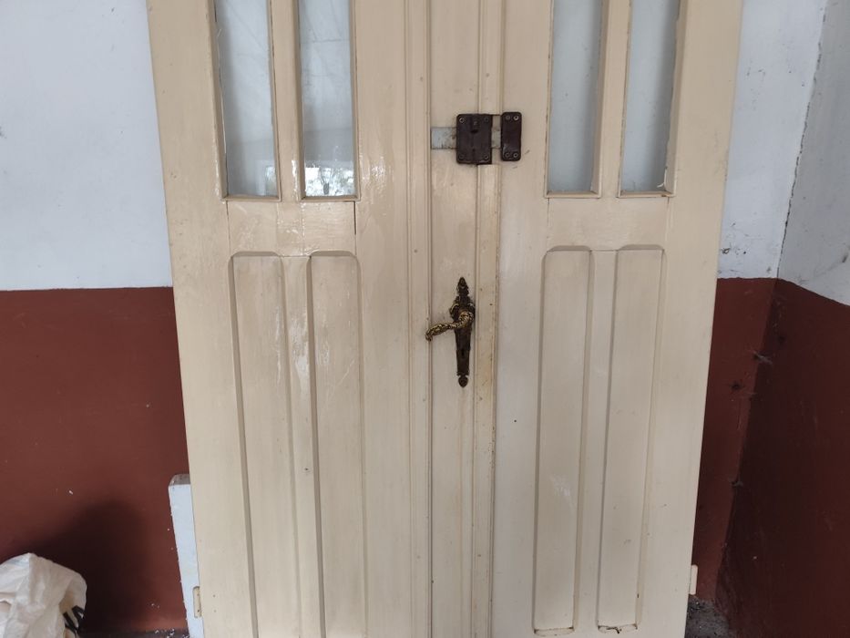 Stare drzwi dwuskrzydłowe