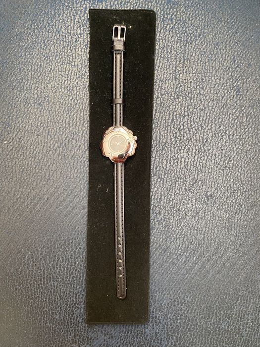 Продам нові наручні годинники  АVON і біжутерію