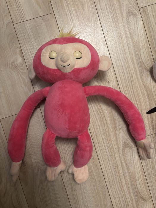 Fingerlings Hugs, interaktywna małpka, 30 cm