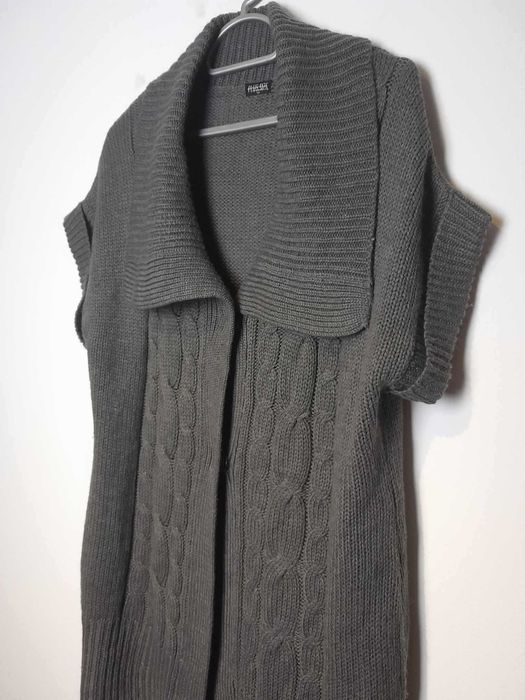 Ciemno szara narzutka damska z krótkim rękawkiem kardigan Plus Size 50