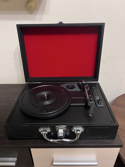 Вініловий програвач, виниловый проигрыватель