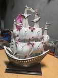 Caravela em porcelana