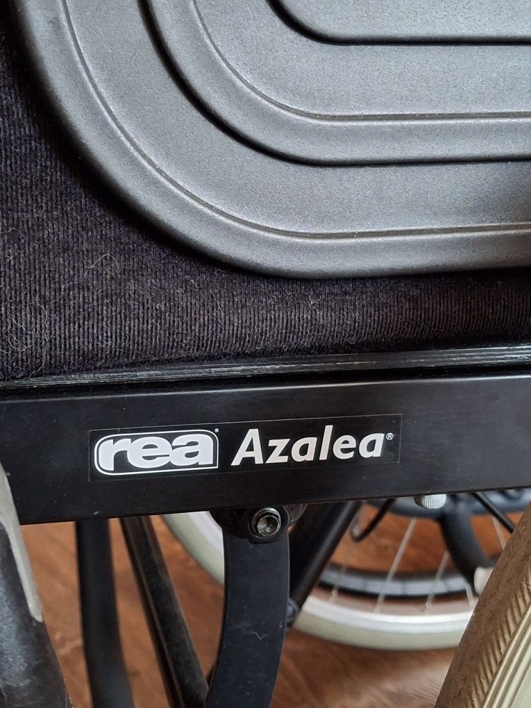 Многофункциональная  инвалидная коляска Invacare Rea Azalea