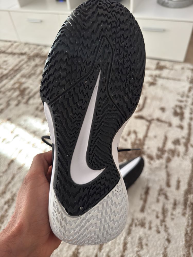 Vendo tenis praticamente novos nike  precision 7