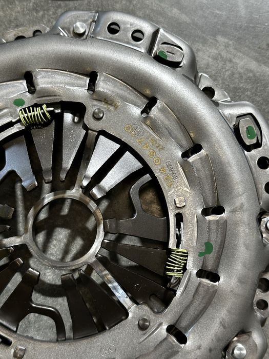 Комплект зчеплення корзина диск ОМ646 віто віано W639 Vito Viano LUK