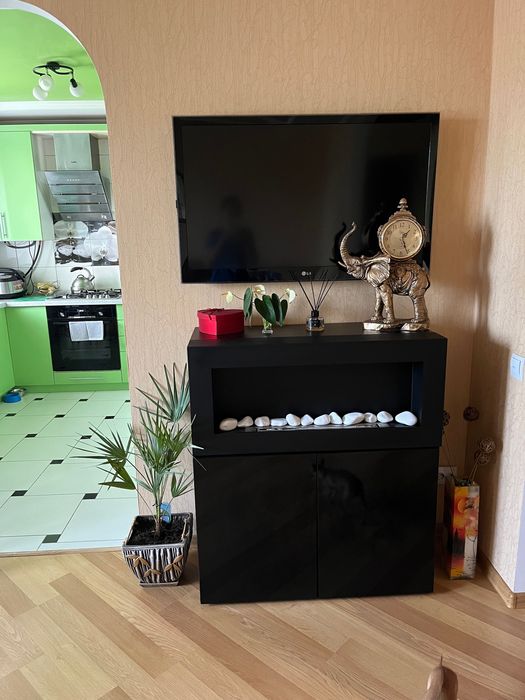 Продається 3-кімнатна квартира з індивідуальним опаленням біля АТБ