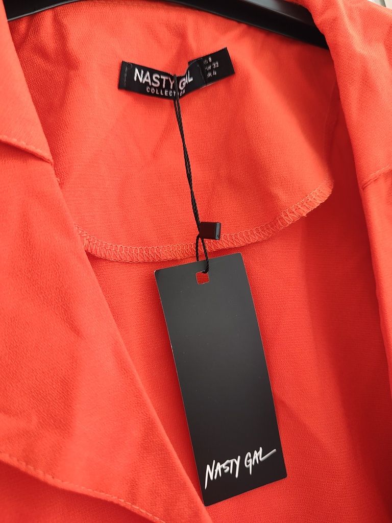 Wiązany top nowy z metką Nasty Gal w pięknym żywym kolorze XXS
