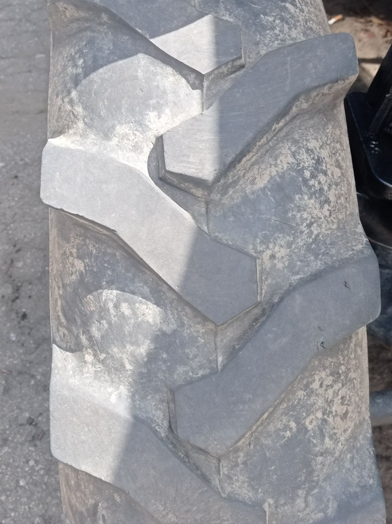 Продам трактор, недорого