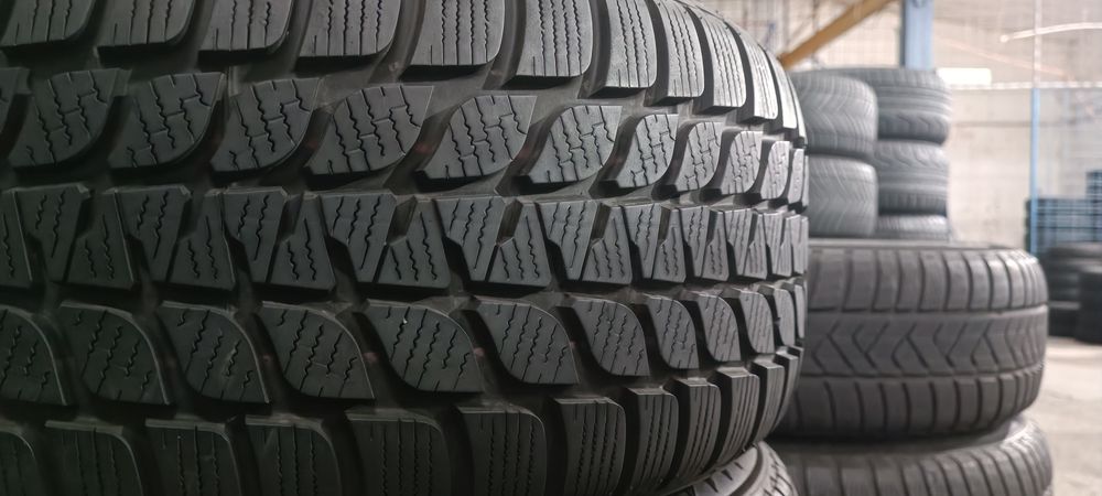 245/45 R18 96V Bridgestone Blizzak LM-25 Шини б/у зима Склад резини