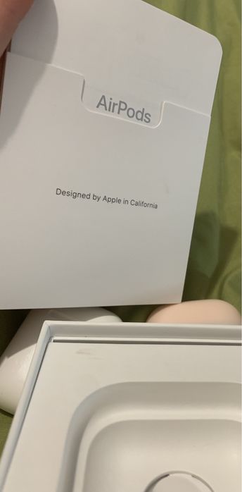 AirPods плюс чехол