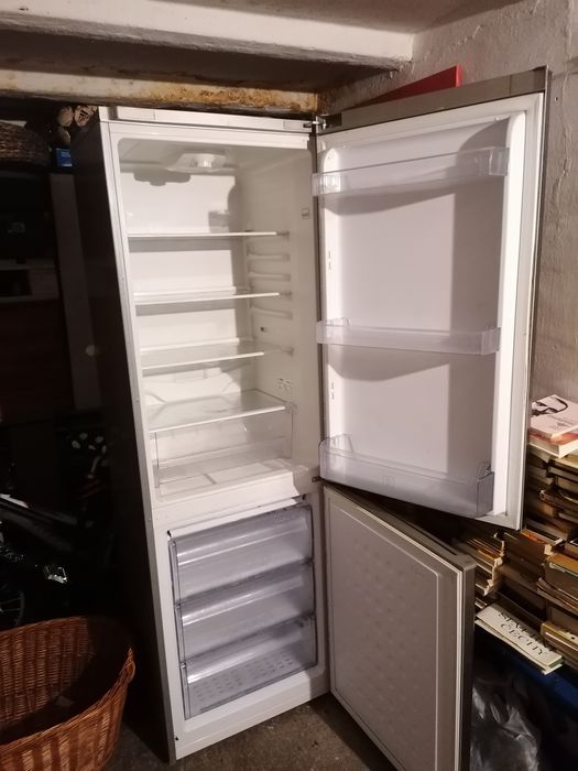 Lodówka beko srebrna transport