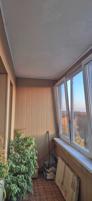 Продам однокімнатну квартиру у центрі  міста Шептицький